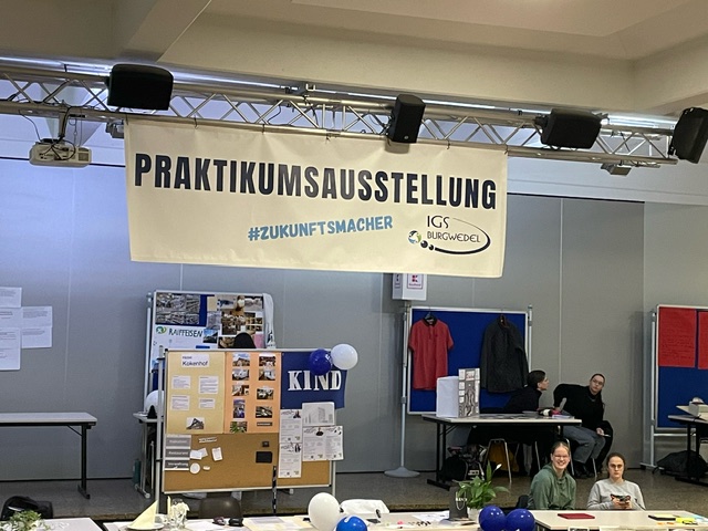 Praktikumsausstellung des 9. Jahrgangs am 11.12.2023