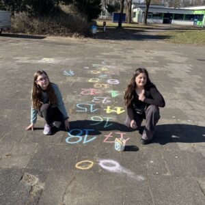 Bewegung in der Pause: Spielekisten fördern Aktivität und Teamgeist an der IGS Burgwedel