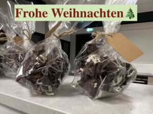 Vorweihnachtliche Stimmung in der Schulküche