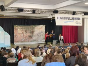 Englisch hautnah erleben – White Horse Theatre zu Gast an unserer Schule